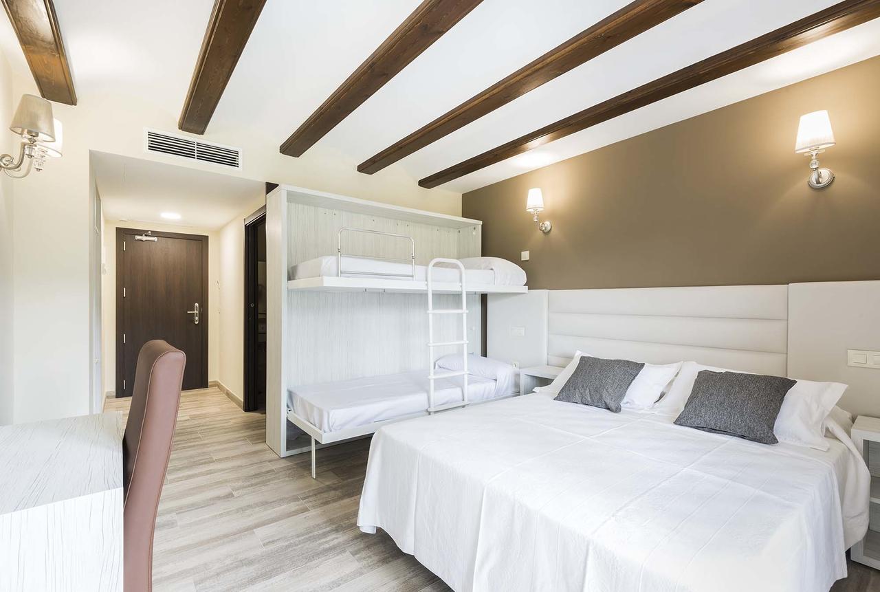 Hotel Atiana Альбаррасін Екстер'єр фото